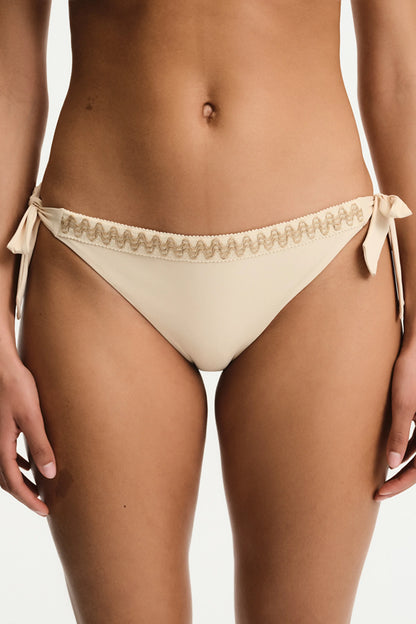 Pastel Bej Kaia Orta Bel Bikini Altı