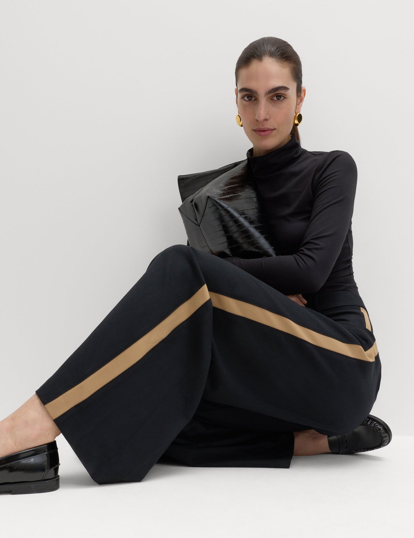 Şerit Detaylı Geniş Paça Pantolon