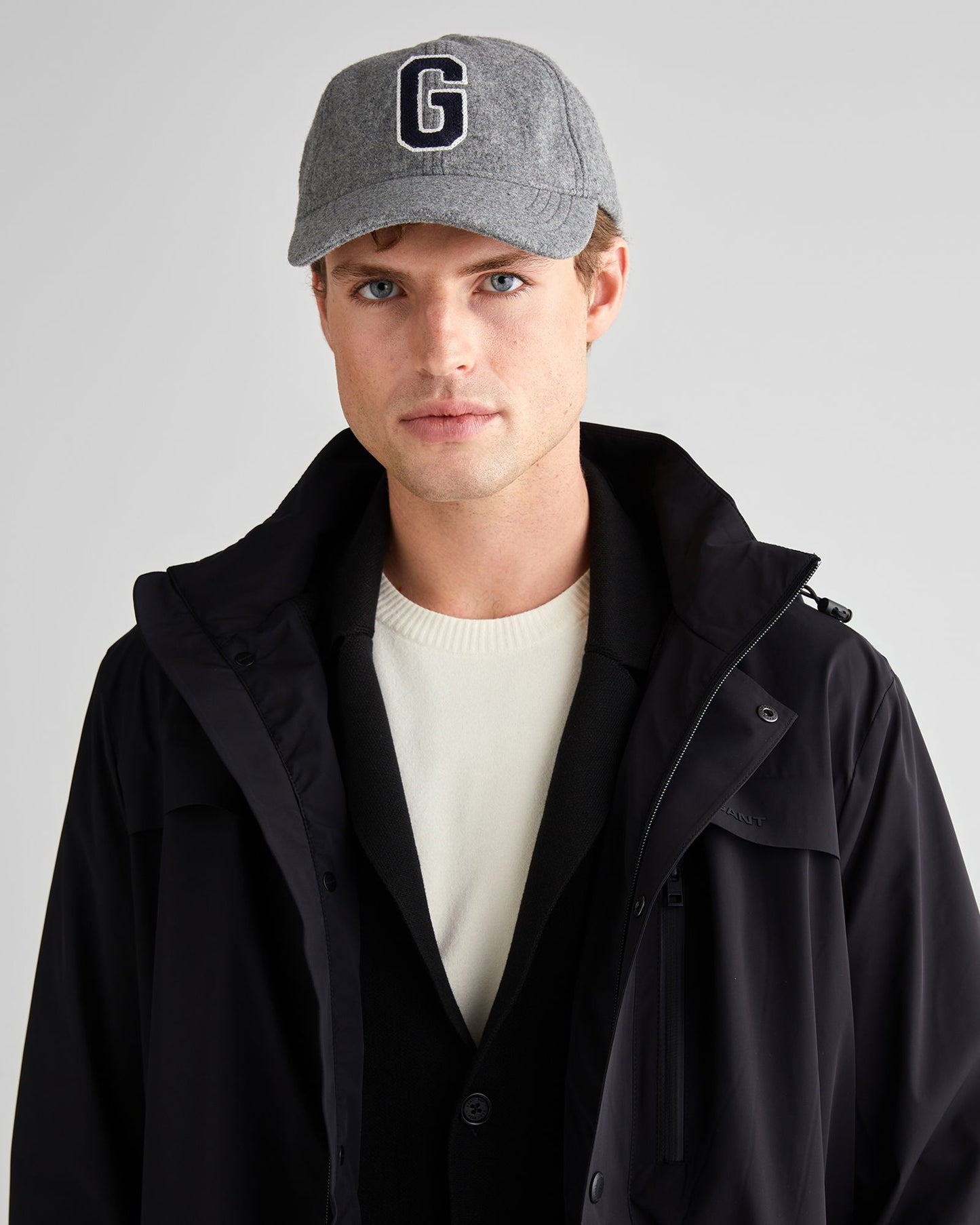 Gant Erkek Siyah Standart Fit Kapüşonlu Mont