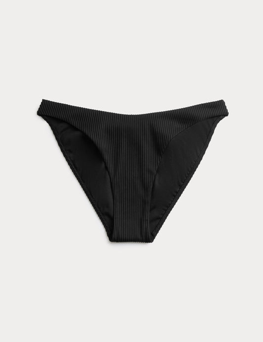 Dokulu Bikini Altı