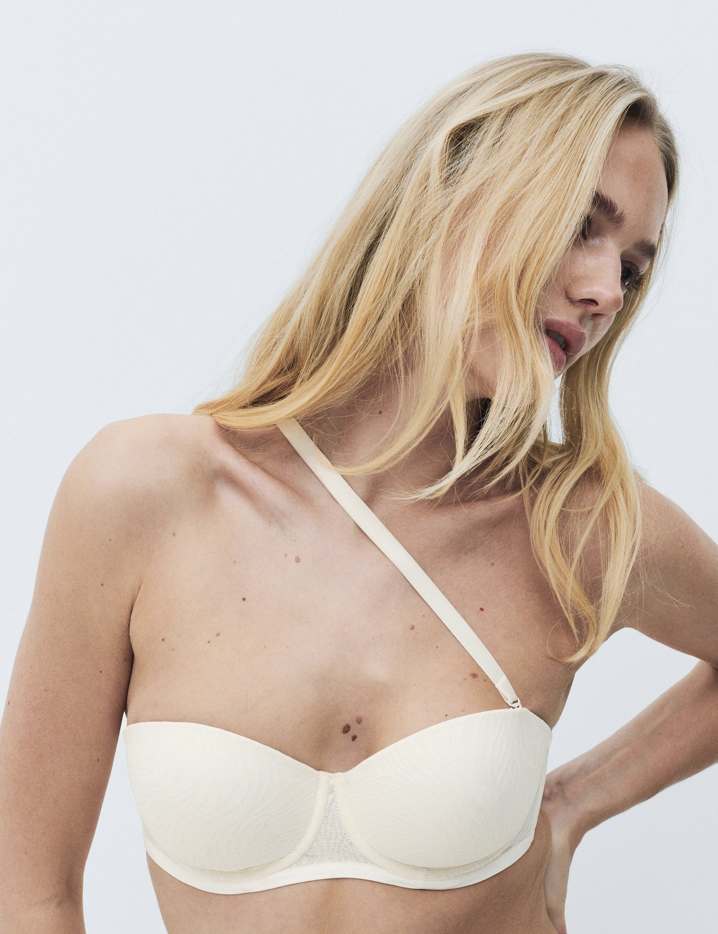 Body Lace Balenli Straplez Dantelli Sütyen
