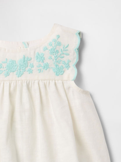 Beyaz Keten Işlemeli Outfit Set