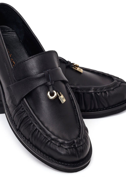 Kadın Siyah Deri Maskülen Loafer