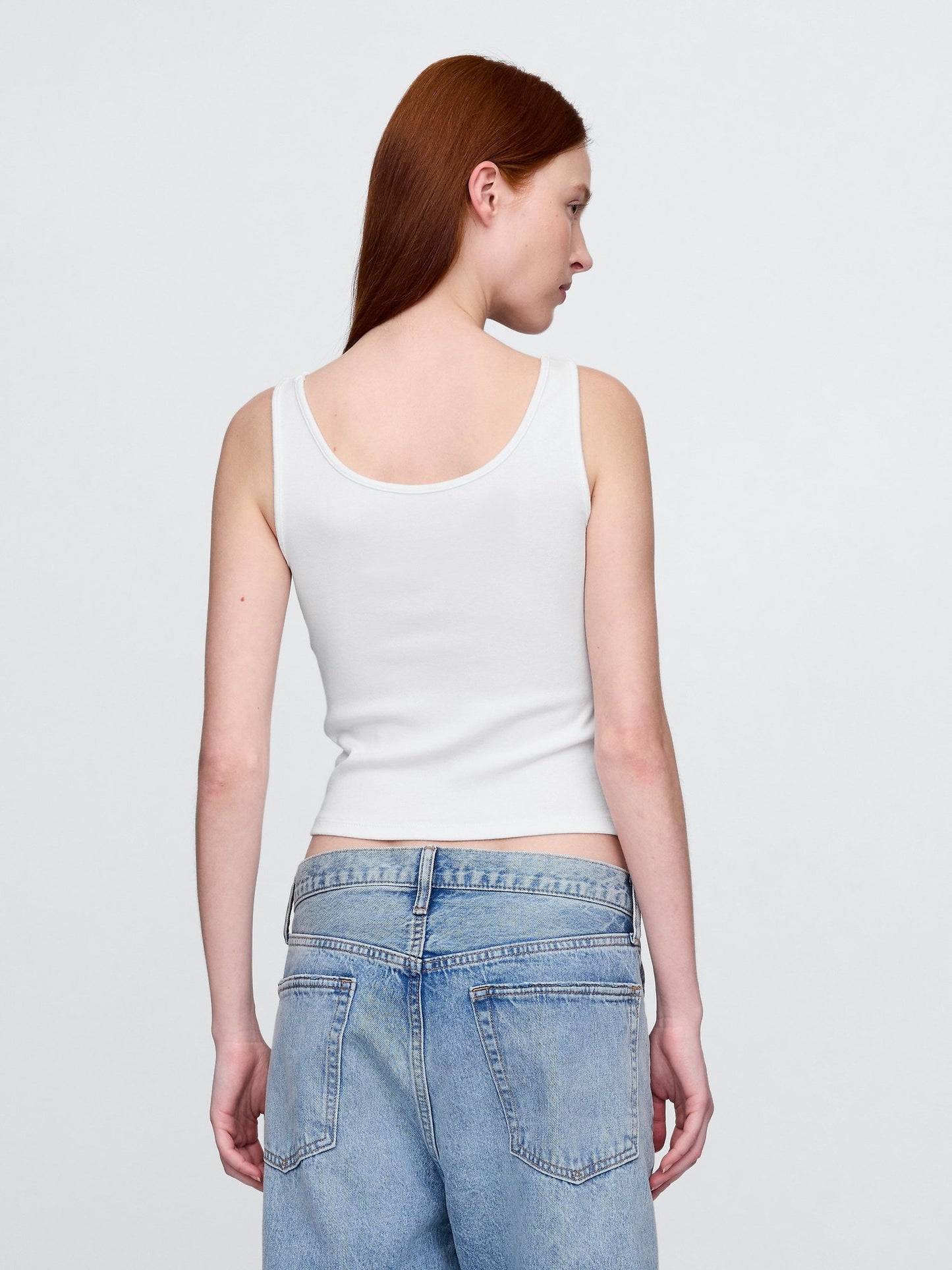 Beyaz Modern Crop Atlet