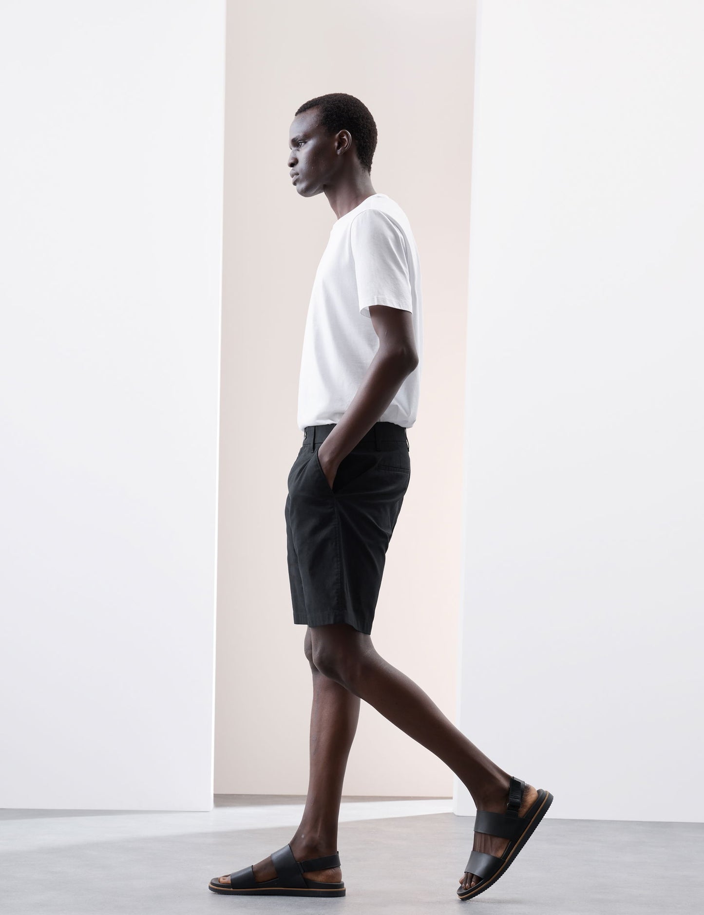 Pamuk Karışımlı Regular Fit Lightweight Chino Şort