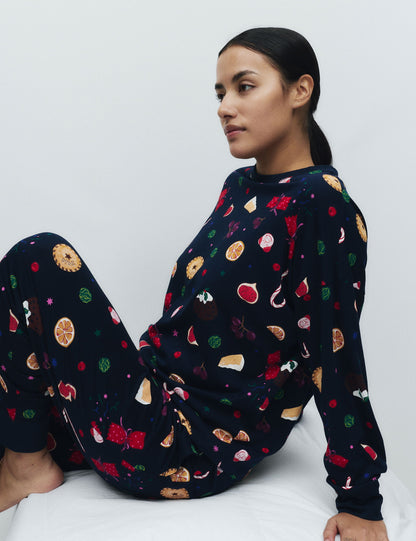 Saf Pamuklu Yılbaşı Desenli Pijama Takımı