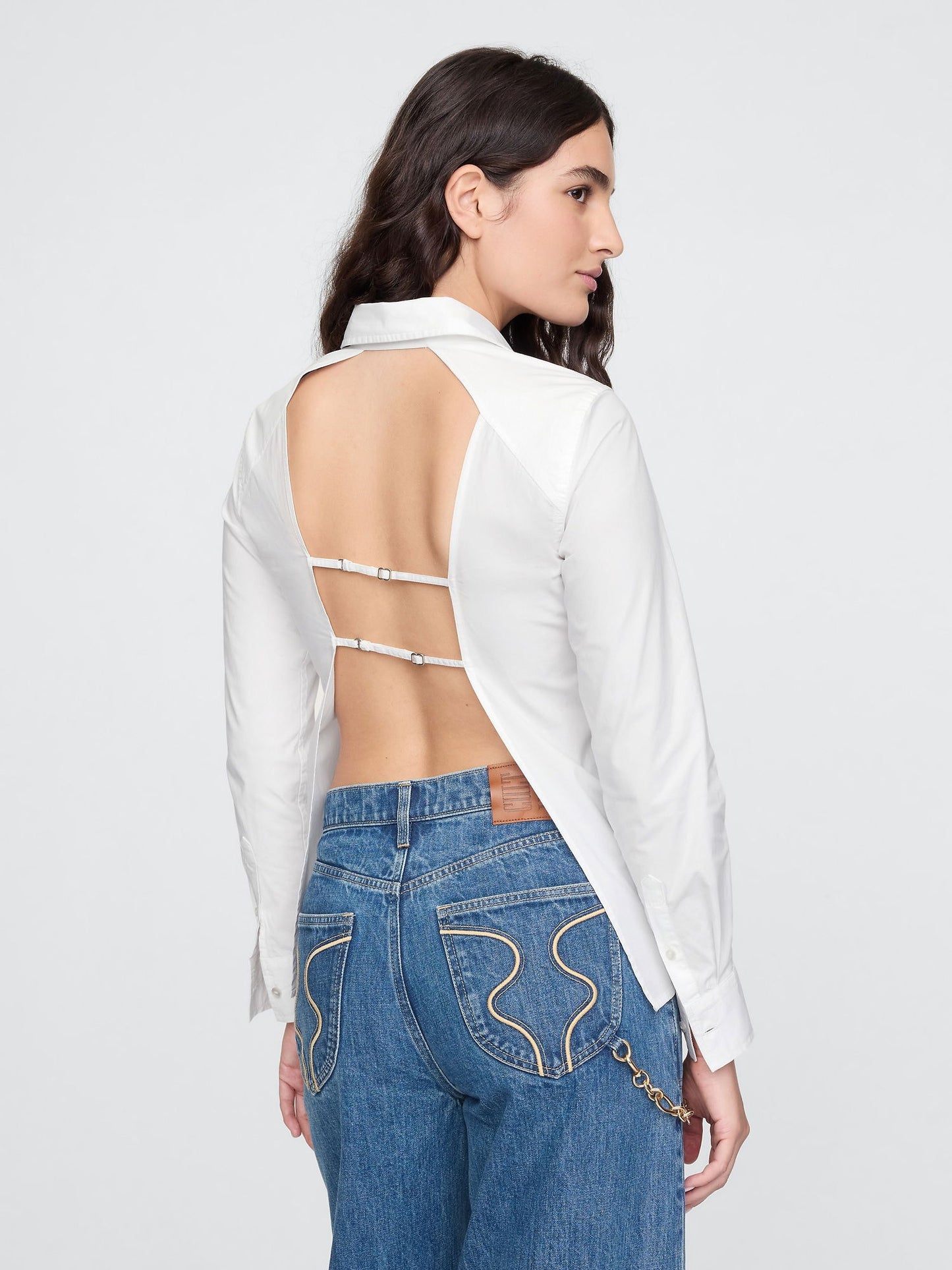 Kırık Beyaz Gap × Cult Gaia Sırt Detaylı Classic Gömlek