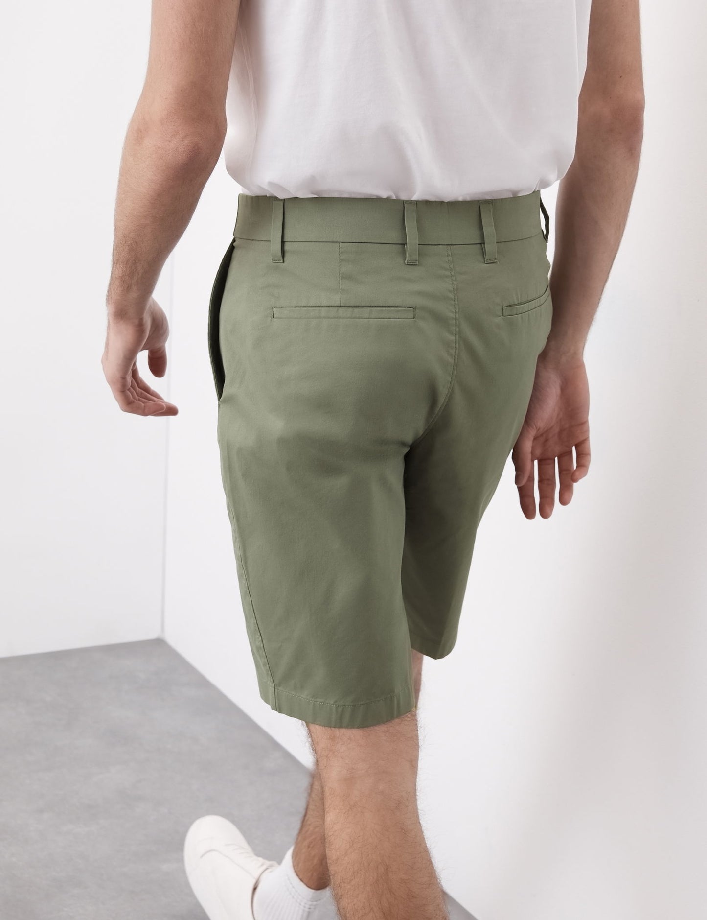 Pamuk Karışımlı Regular Fit Lightweight Chino Şort