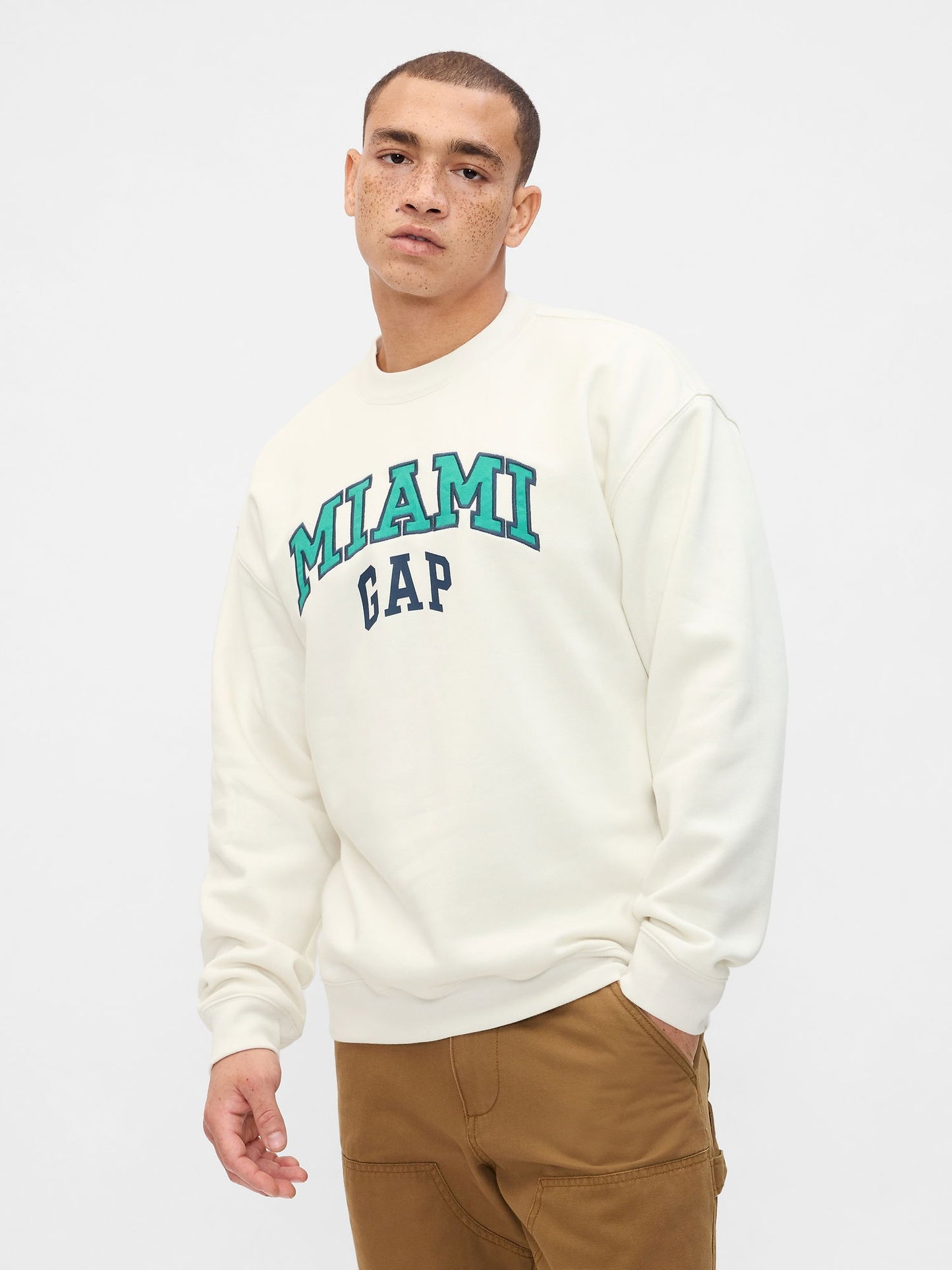 Beyaz Gap Logo Grafikli Relaxed Fleece Sweatshirt