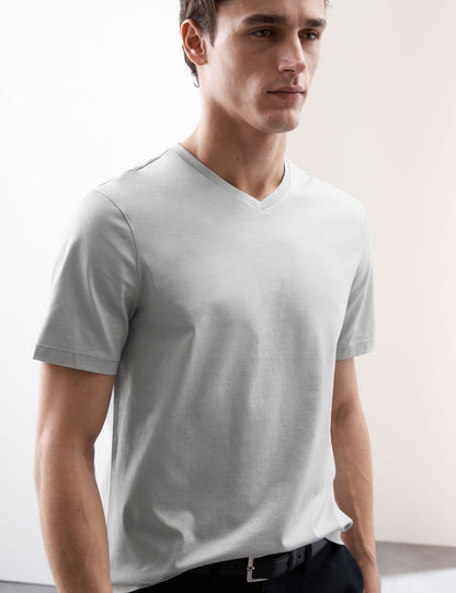 Yumuşak Dokulu V Yaka T-shirt
