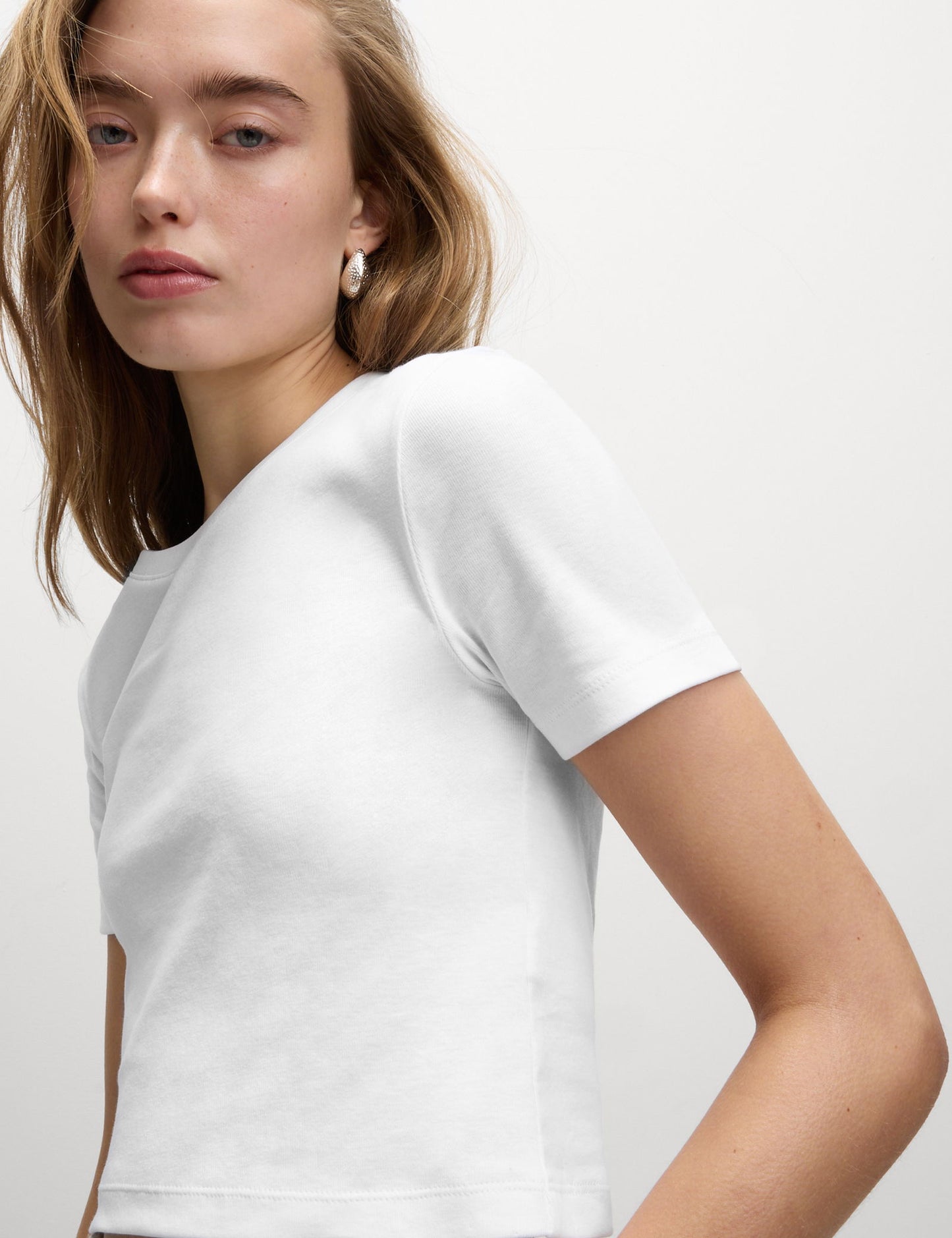 %100 Pamuklu Slim Fit Kısa Kollu Tişört