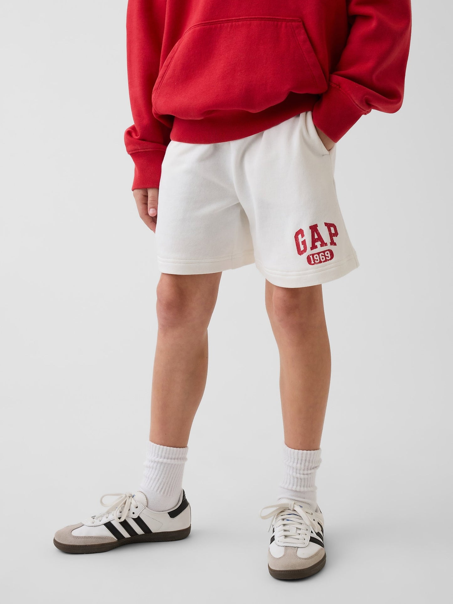 Beyaz Fransız Havlu Kumaş Gap Logo Sweat Şort