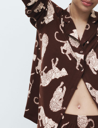 Yumuşak Dokulu Desenli Revere Yaka Pijama Takımı