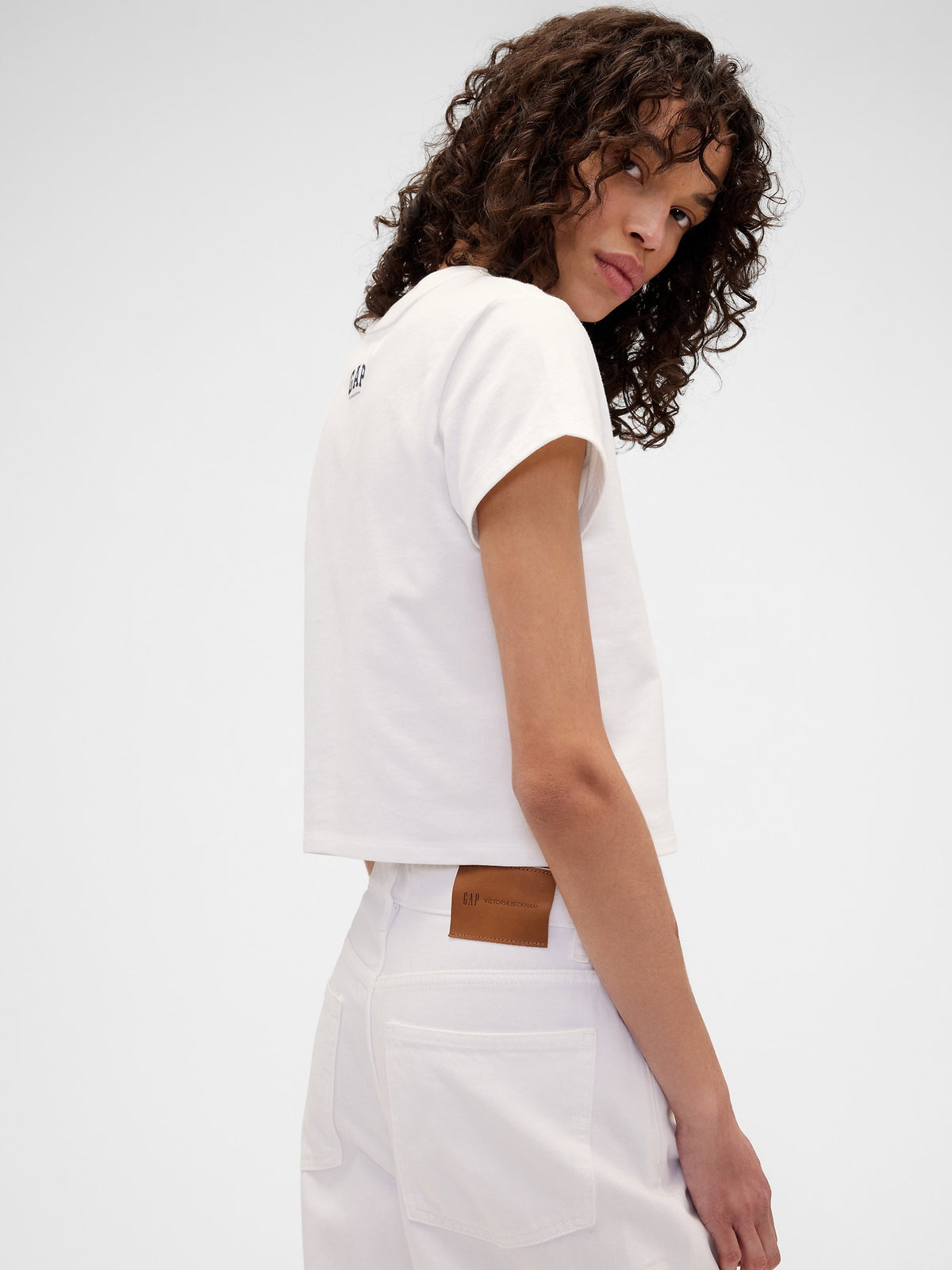 Beyaz Gap × Victoria Beckham Organik Pamuk Logo Crop T-shirt