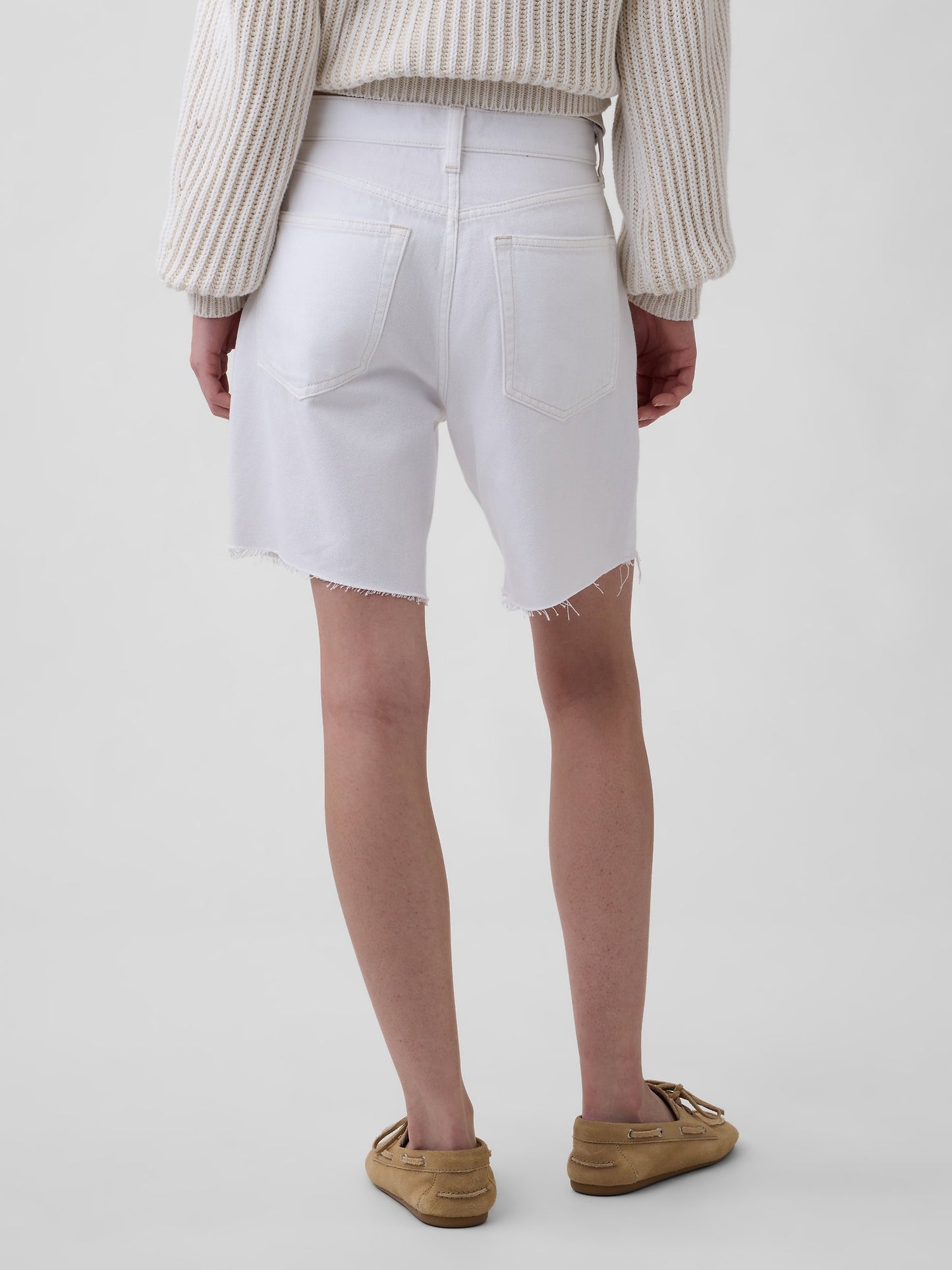 Beyaz Mid Rise Ultrasoft Loose Bermuda Şort
