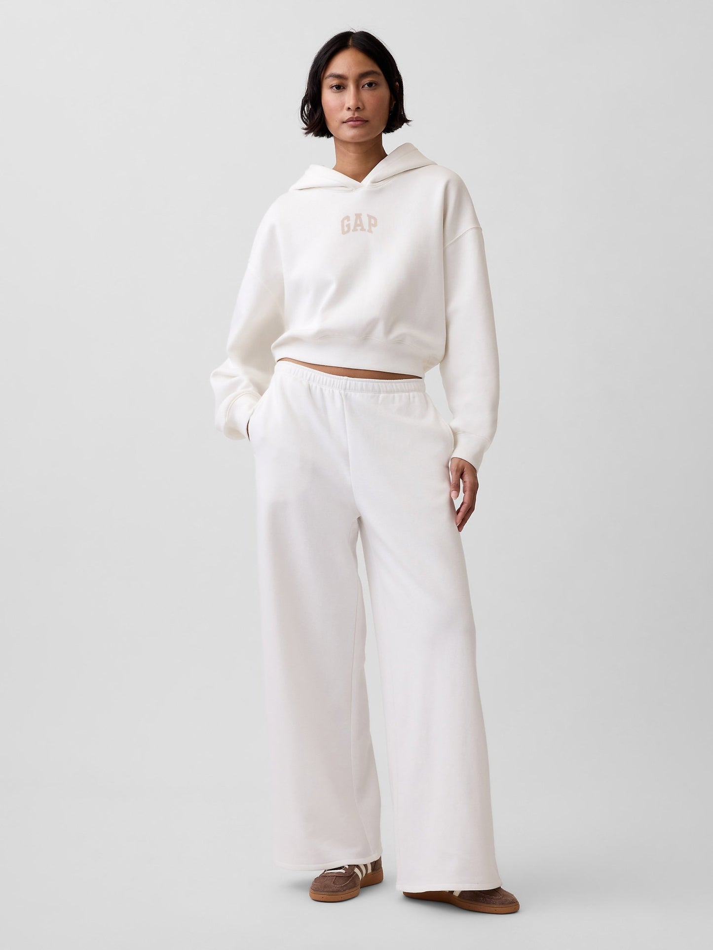 Beyaz Vintagesoft Oversized Crop Logo Sweatshirt