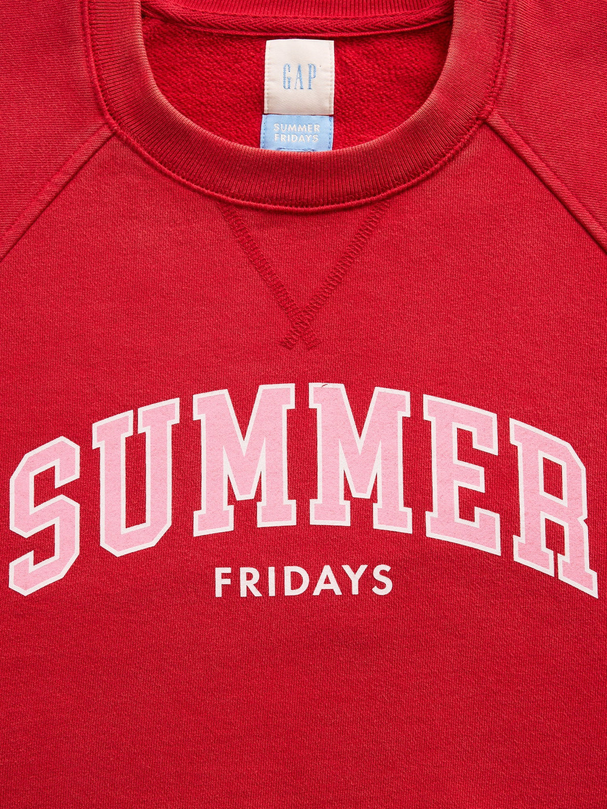 Kırmızı Gap × Summer Fridays Oversized Raglan Logo Sweatshirt