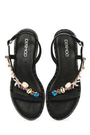 Kadın Siyah Bilekten Tokalı Taşlı Sandalet