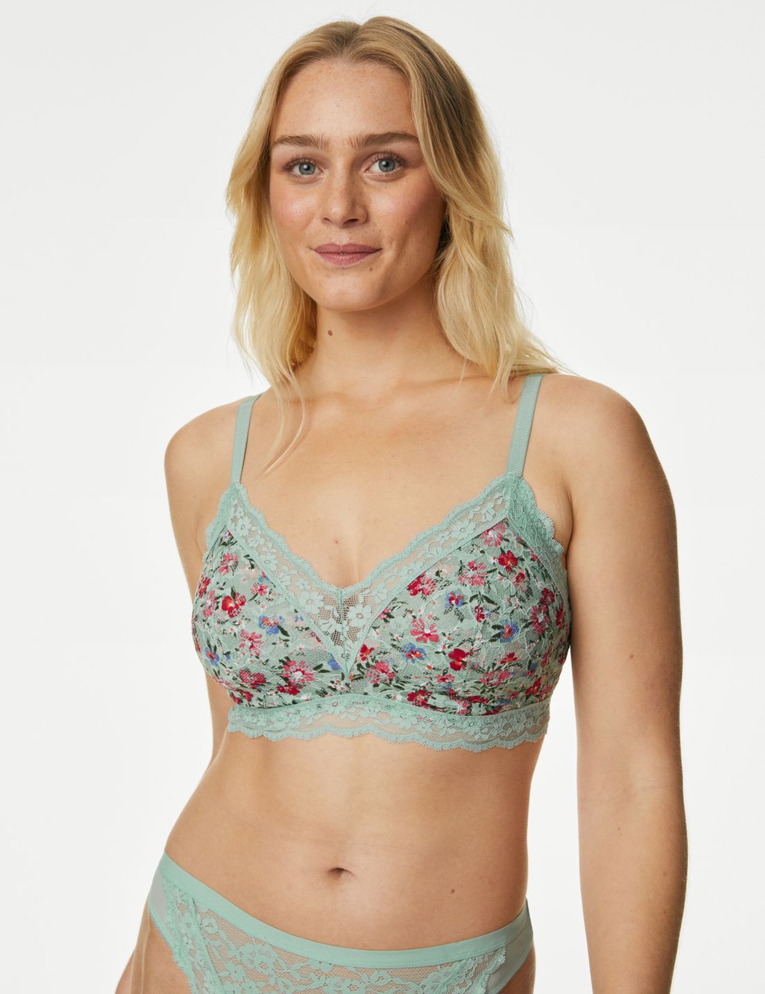 Dantel Detaylı Balensiz Bralet