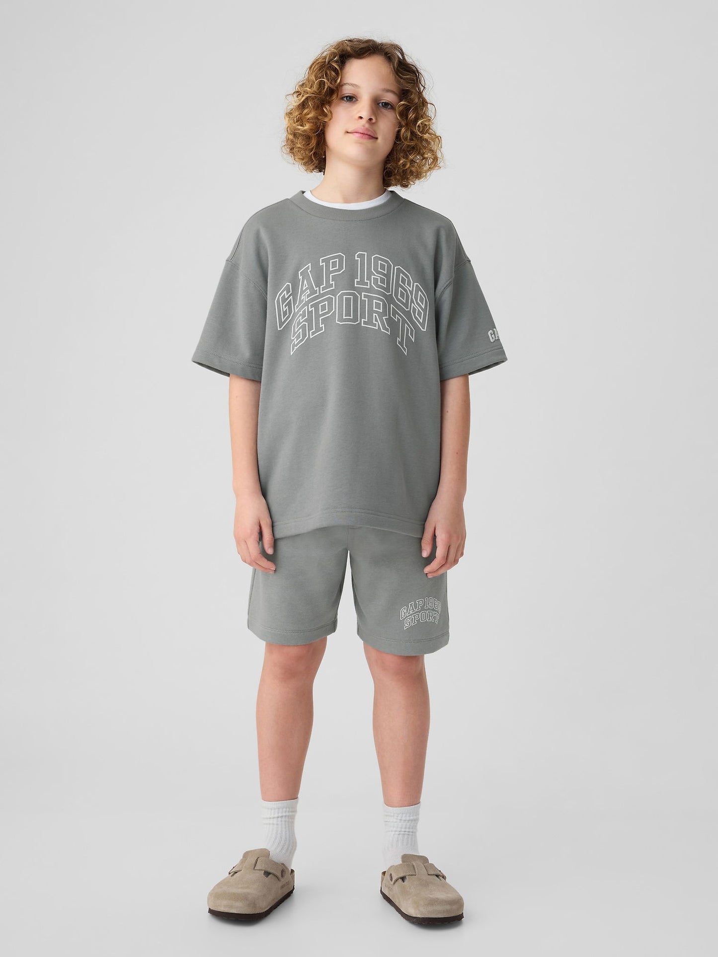 Gri Gap Logo Grafikli Kısa Kollu Sweatshirt