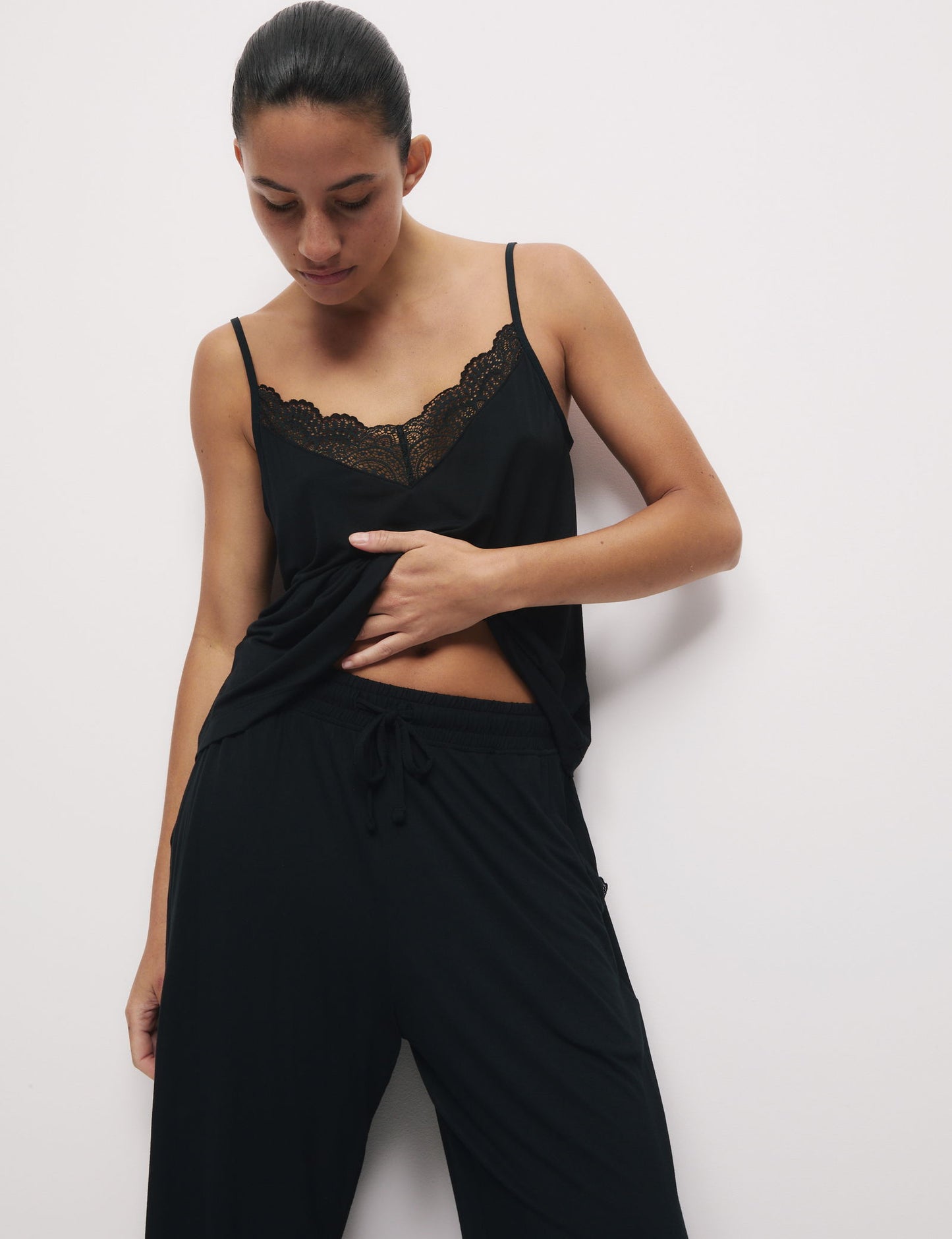 Dantel Detaylı Geniş Paça Pijama Altı