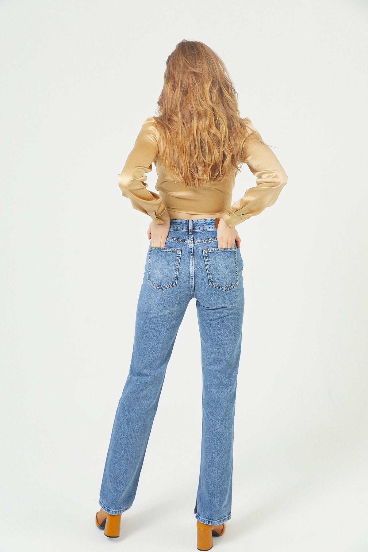 Mavi Yırtmaçlı Düz Kesim Jean