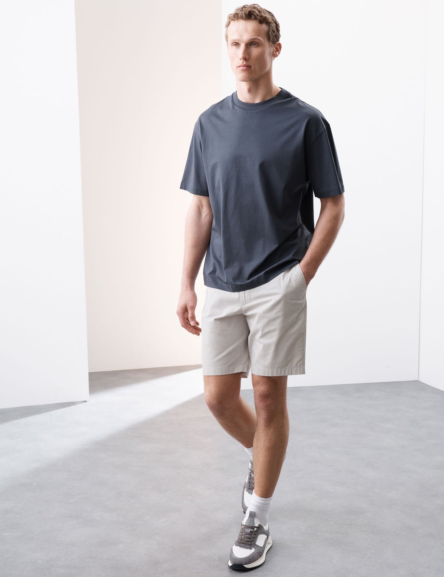 Pamuk Karışımlı Regular Fit Lightweight Chino Şort