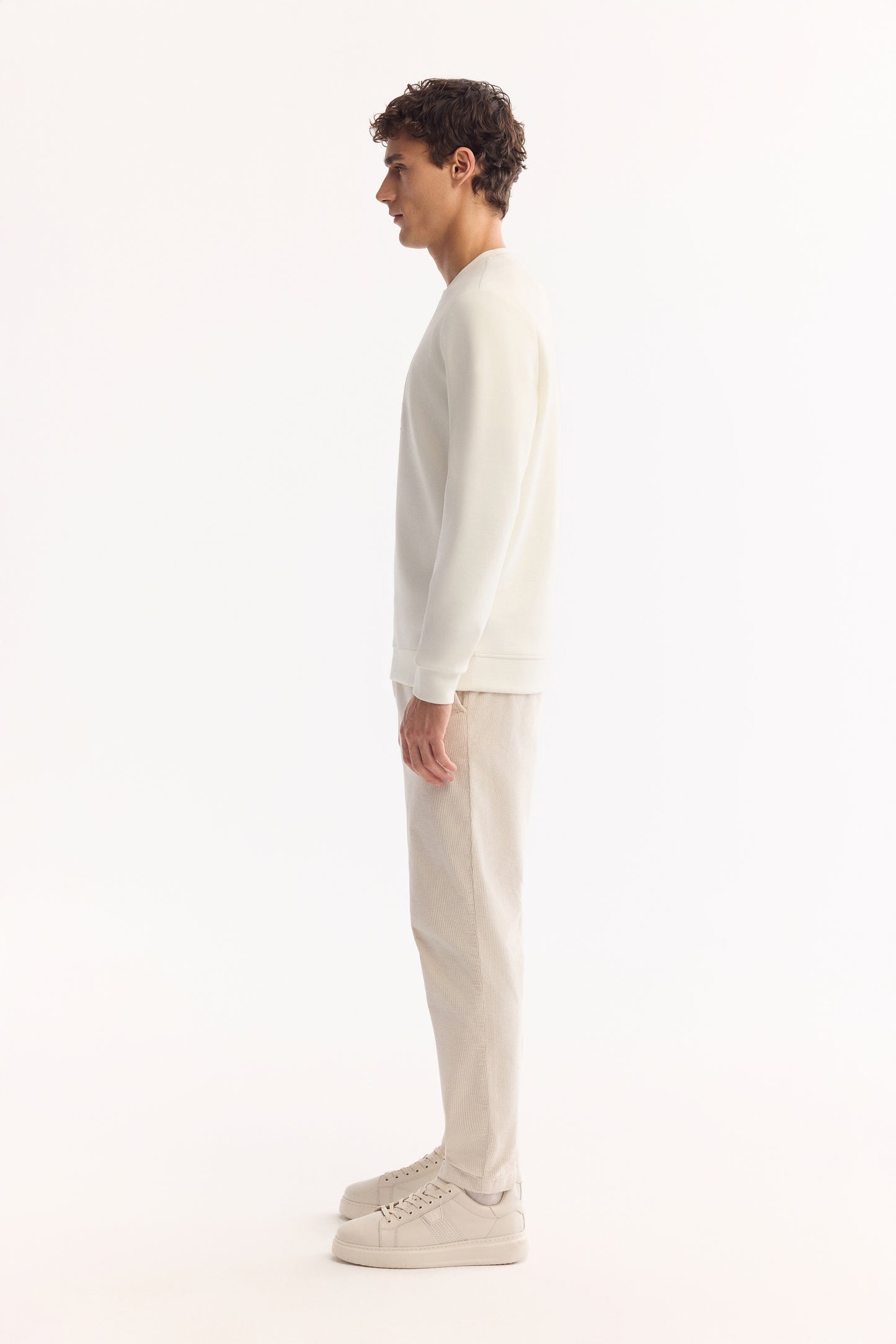 Ekru Bisiklet Yaka Aplike Baskılı Interlok Kumaş Sweatshirt