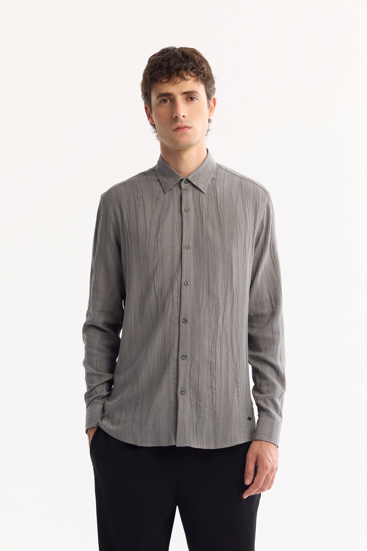 Gri Alttan Britli Gofreli Viskoz/pamuk Kumaş Gömlek