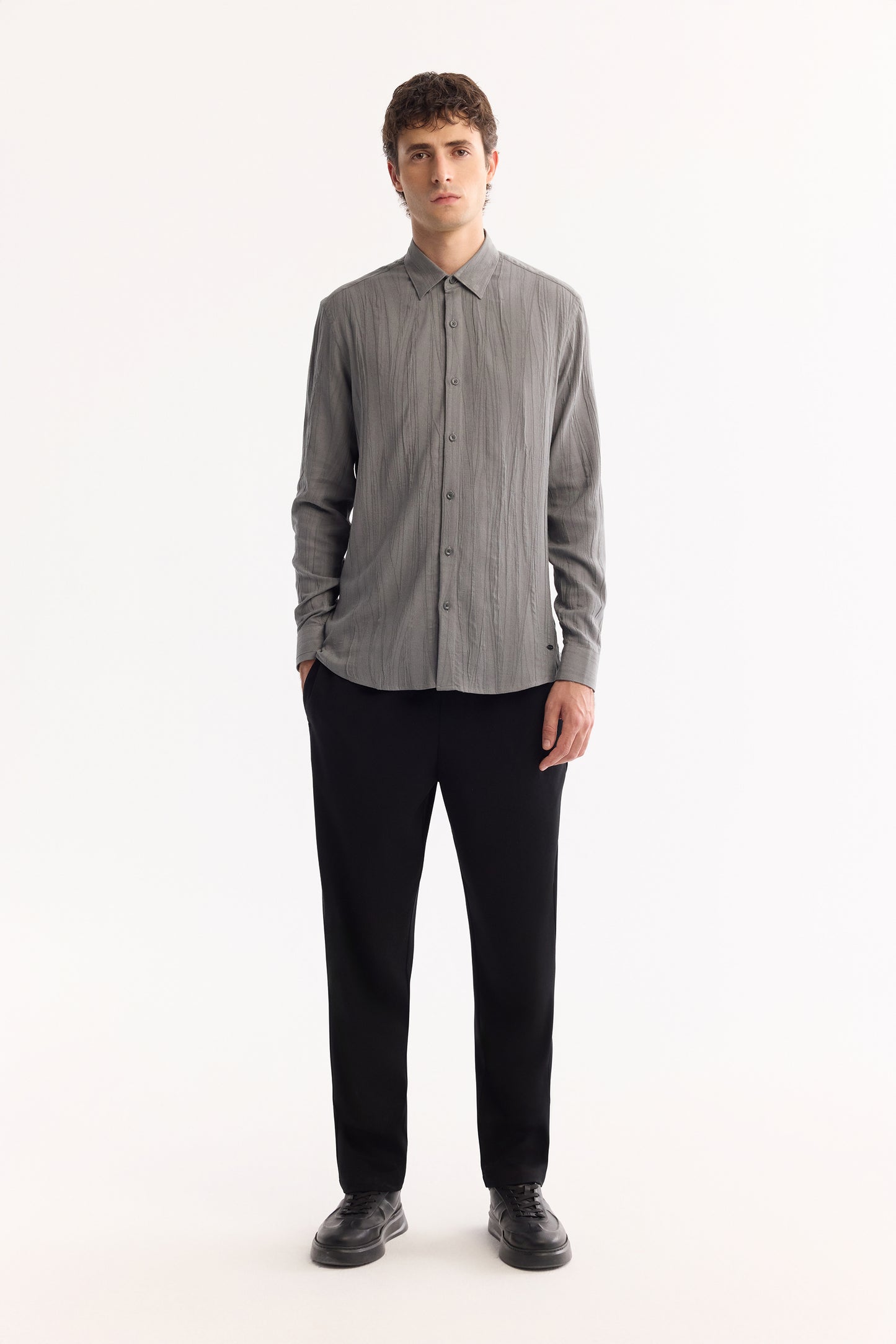 Gri Alttan Britli Gofreli Viskoz/pamuk Kumaş Gömlek