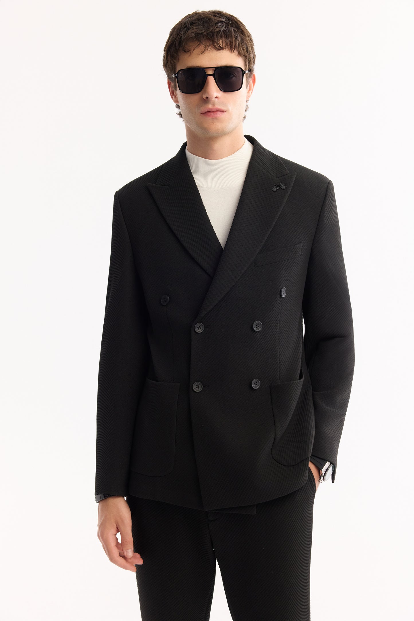 Siyah Kruvaze Gofreli Gofreli Dokuma Kumaş Ceket