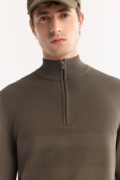 Haki Dik Yaka Fermuarlı Desenli Rayon Iplik Kazak