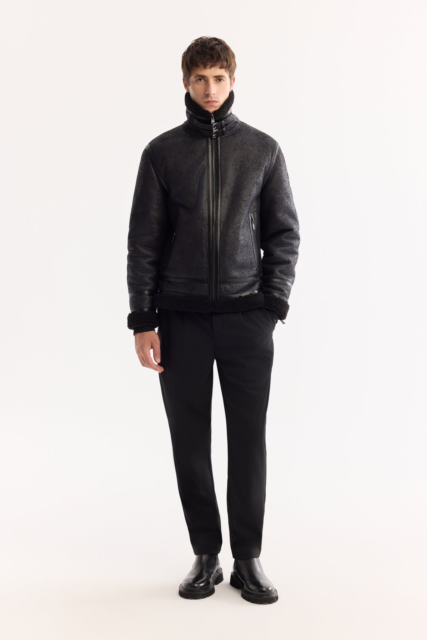 Siyah Dik Yaka Düz Napa Kumaş Mont