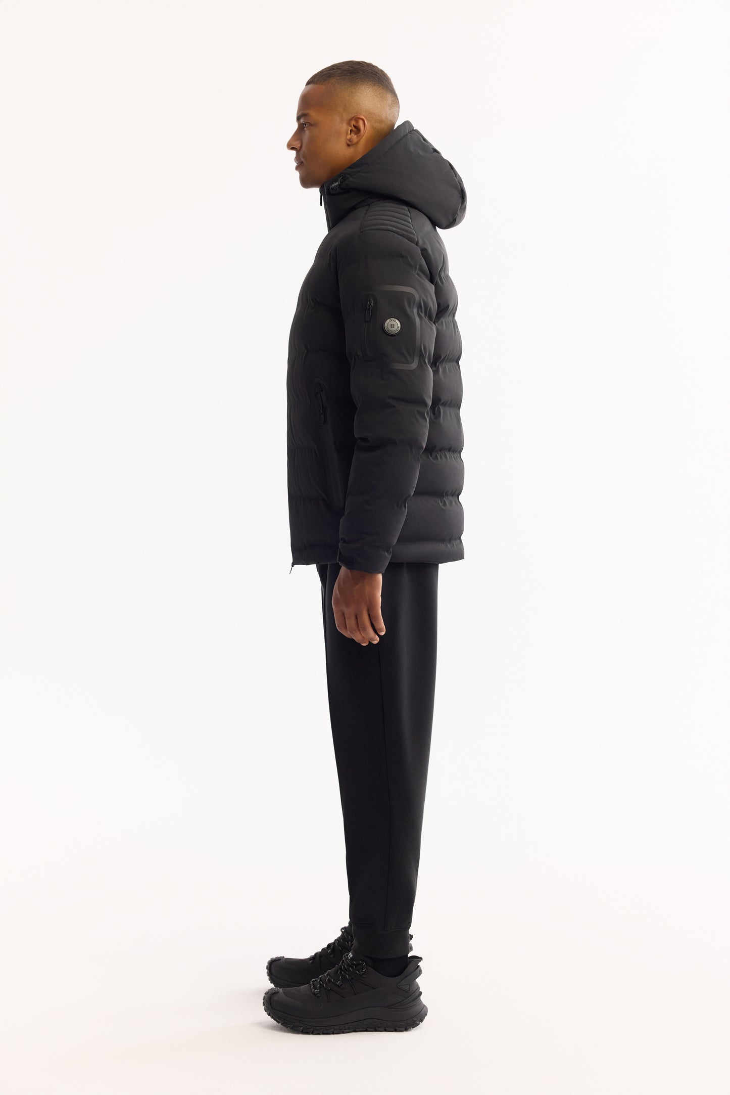 Siyah Takma Çıkma Kapüşonlu Düz Poliamid-elastan Kumaş Mont