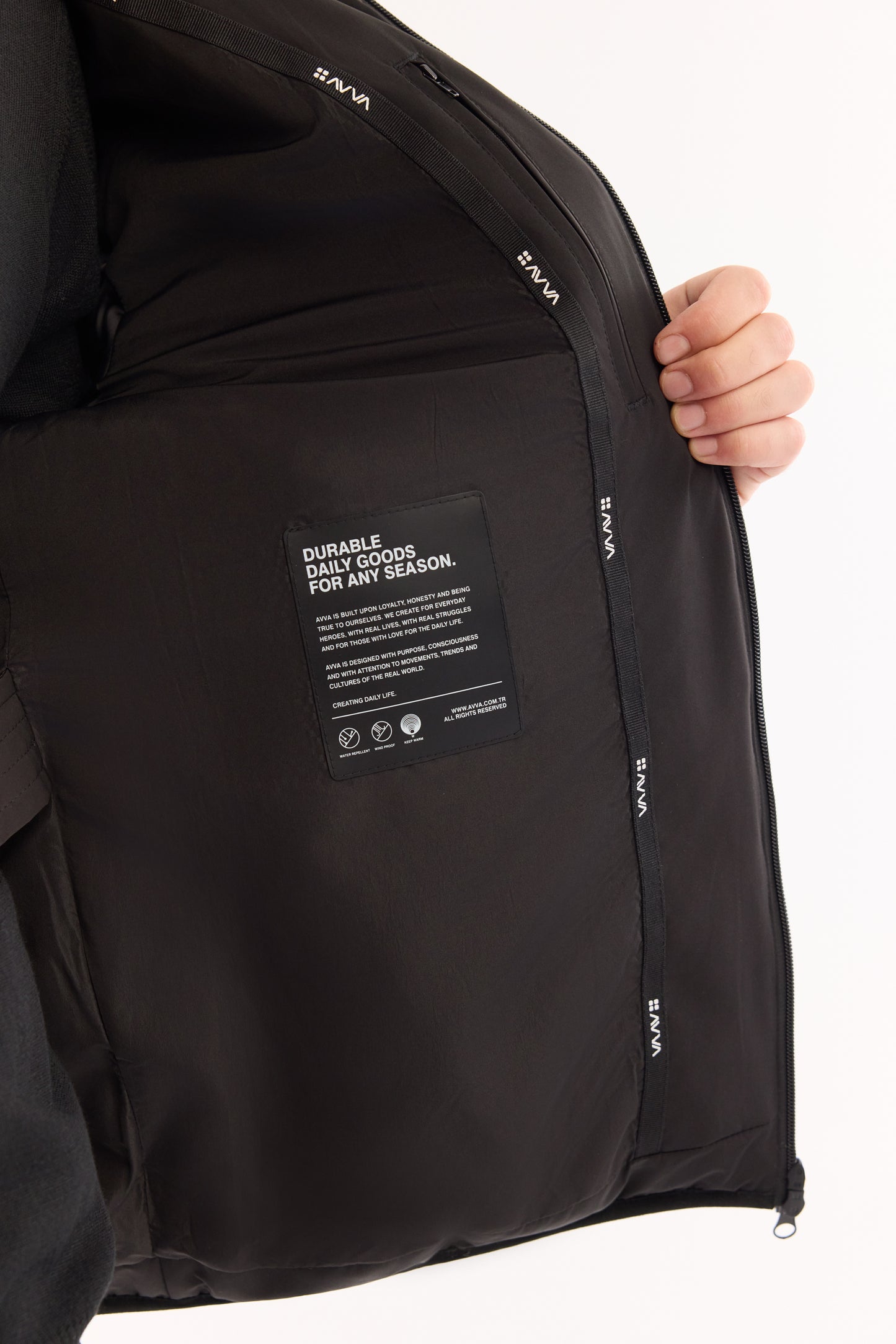 Siyah Kapüşonlu Yaka Kapitone Polyester Kumaş Mont