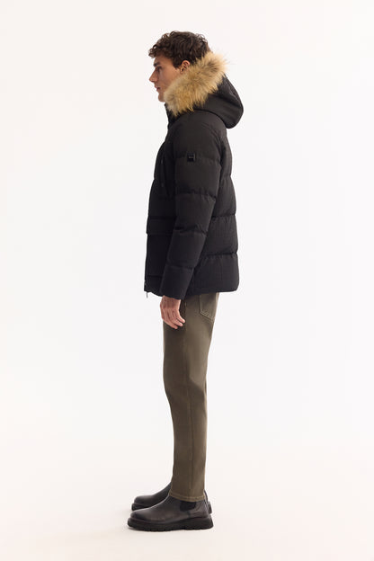 Siyah Takma Çıkma Kapüşonlu Dokulu Polyester Kumaş Mont