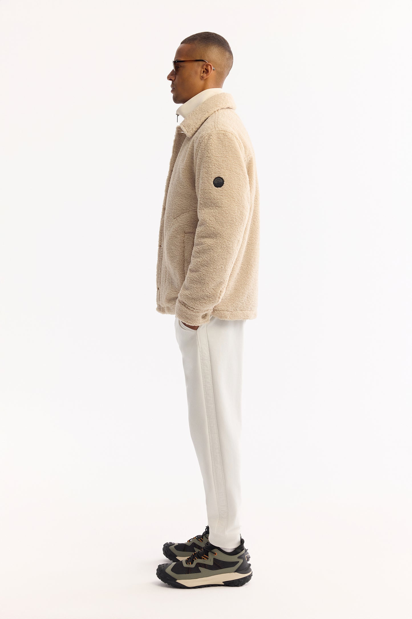 Bej Klasik Yaka Düz Peluş Kumaş Mont