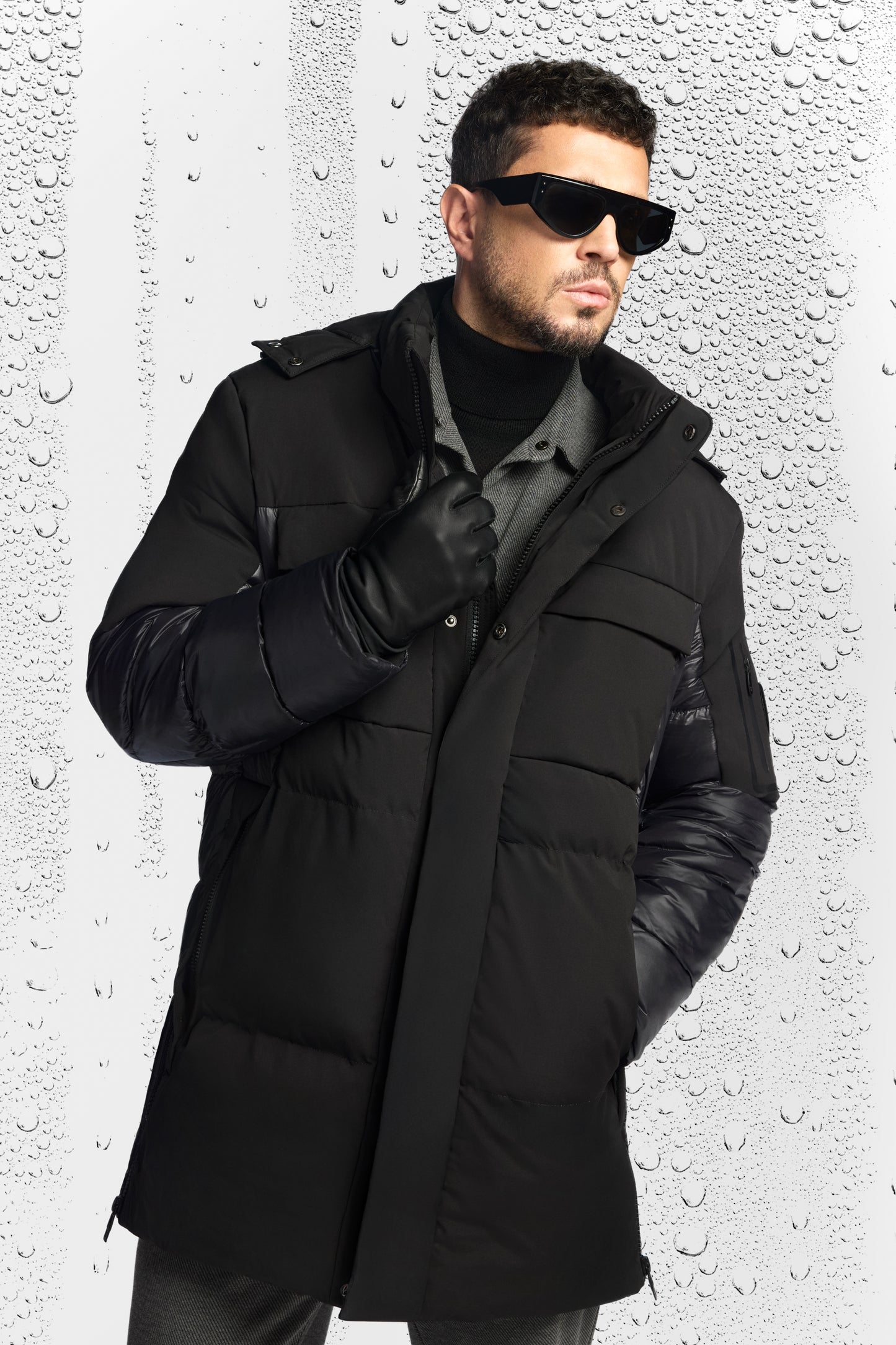 Siyah Takma Çıkma Kapüşonlu Düz Poliamid Kumaş Mont