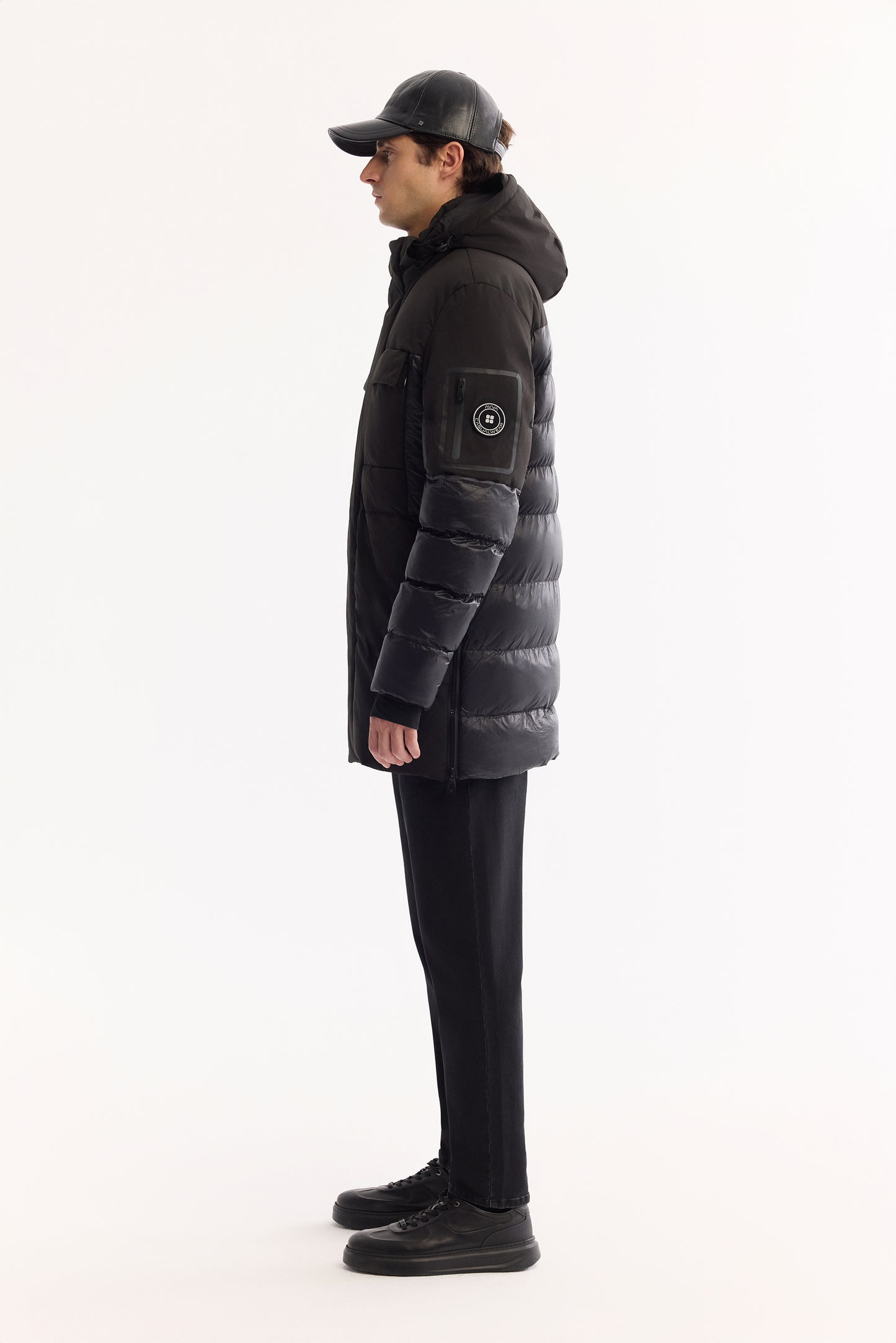 Siyah Takma Çıkma Kapüşonlu Düz Poliamid Kumaş Mont