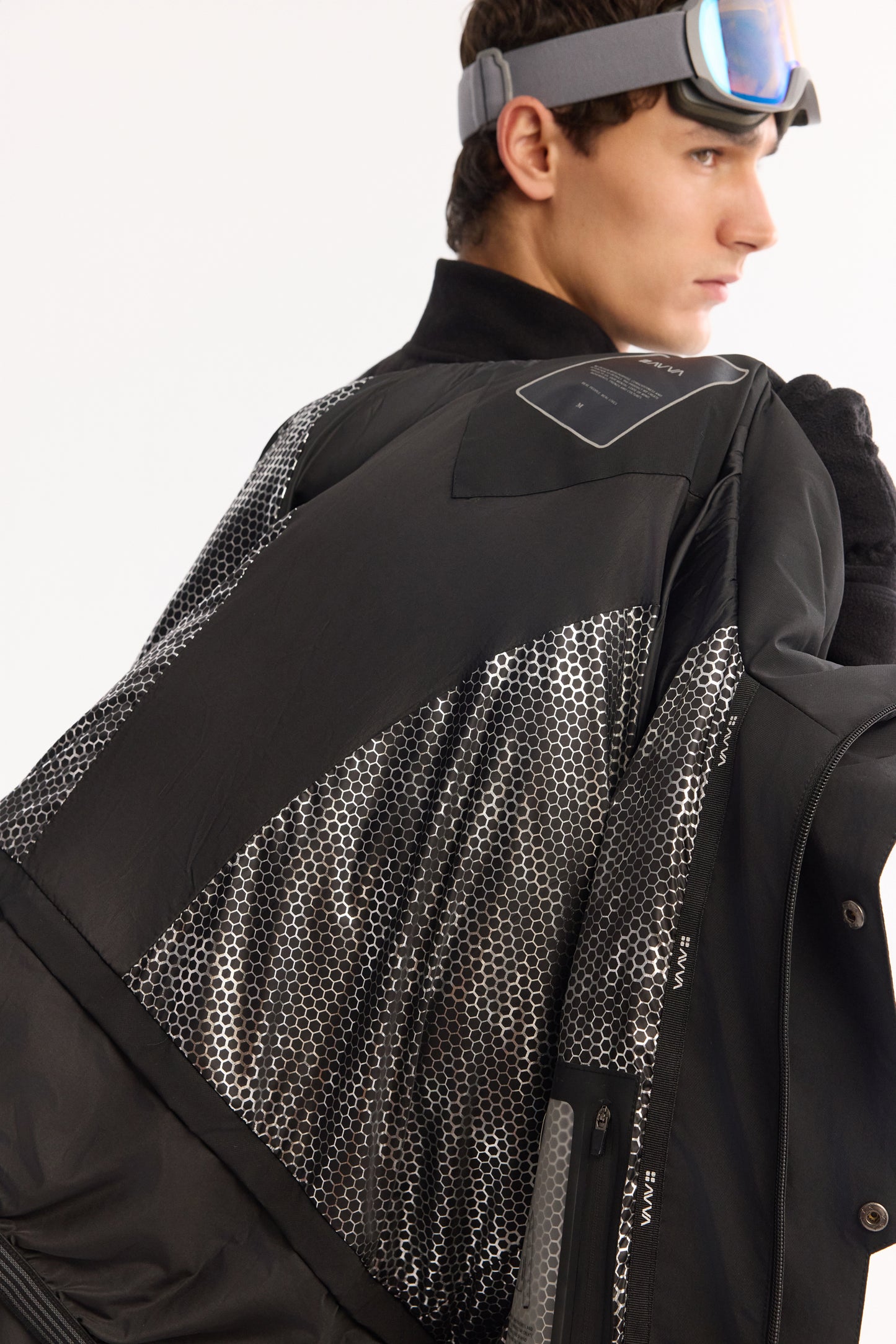 Siyah Takma Çıkma Kapüşonlu Düz Polyester Kumaş Mont