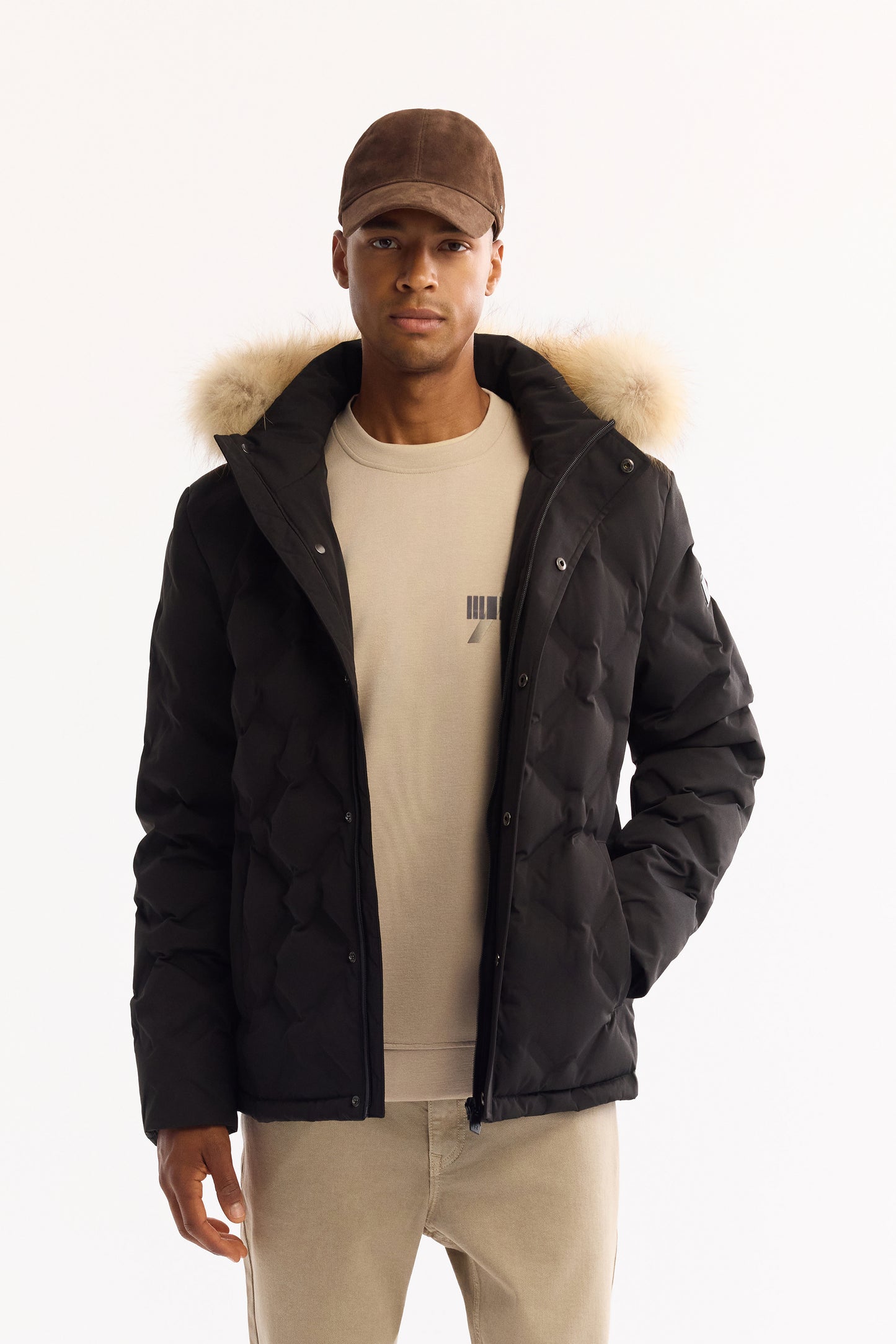 Siyah Takma Çıkma Kapüşonlu Düz Polyester Kumaş Mont