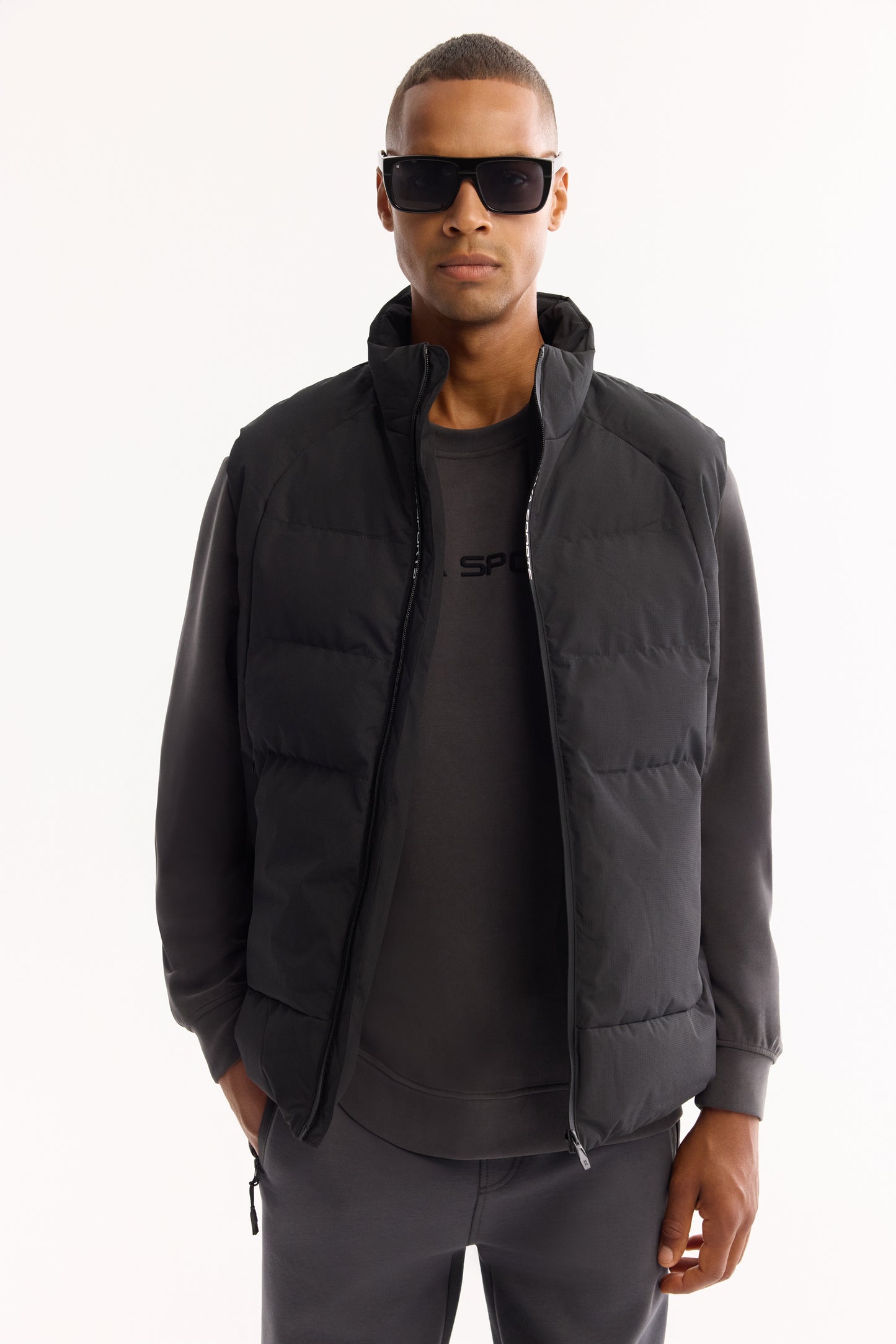 Siyah Kapüşonlu Yaka Düz Polyester Kumaş Mont