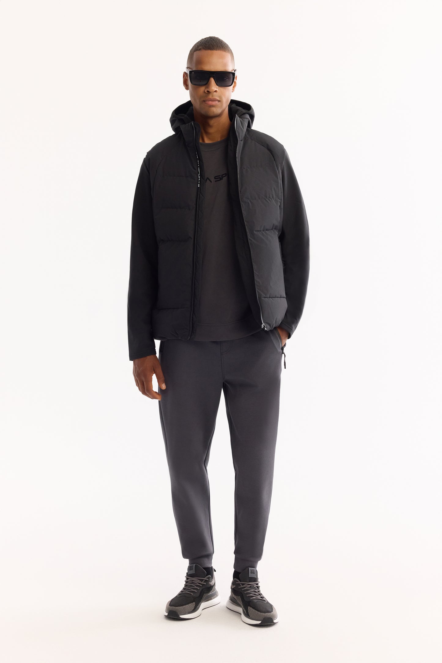 Siyah Kapüşonlu Yaka Düz Polyester Kumaş Mont