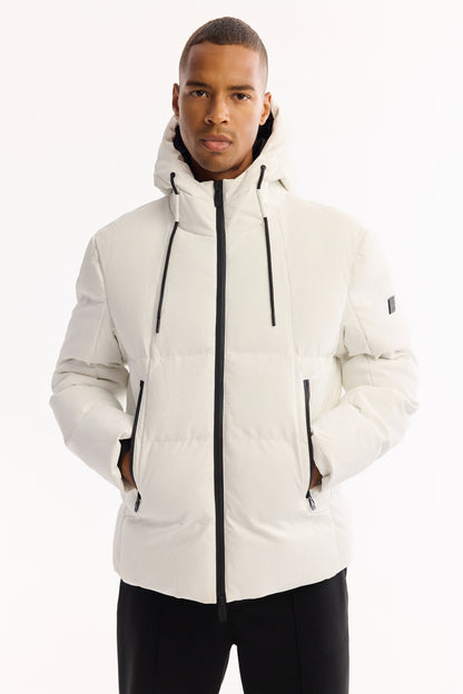 Beyaz Kapüşonlu Yaka Kapitone Polyester Kumaş Mont