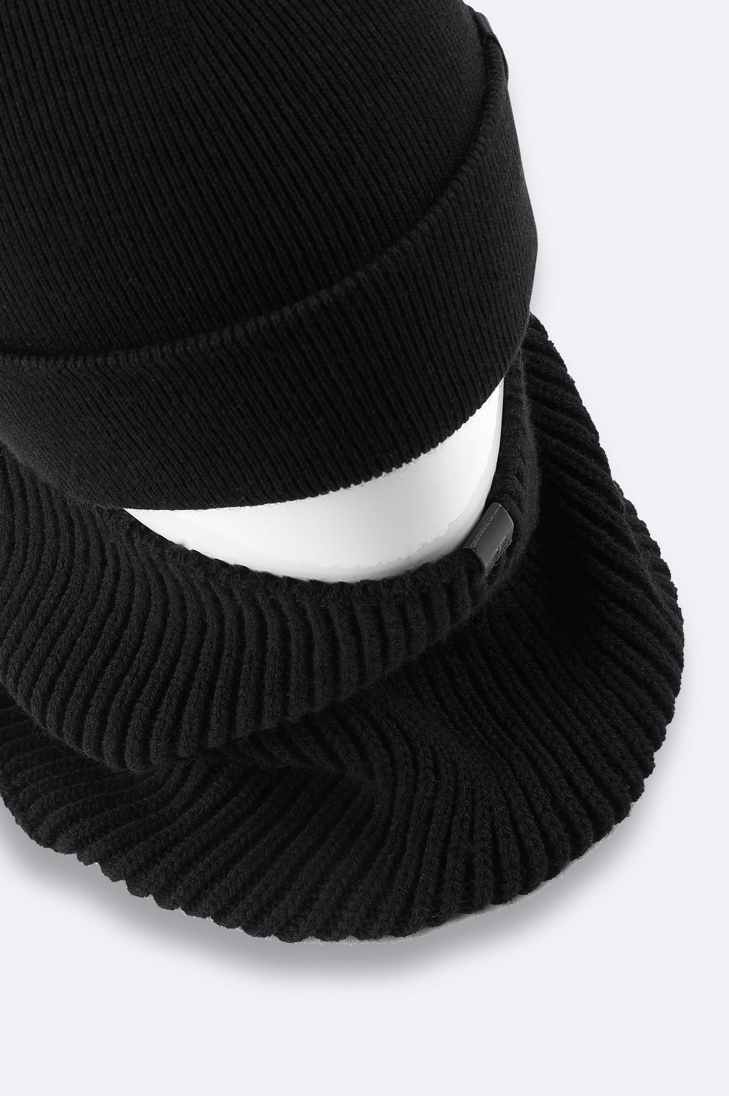 Siyah Desenli Dokuma Kumaş Kasket Şapka