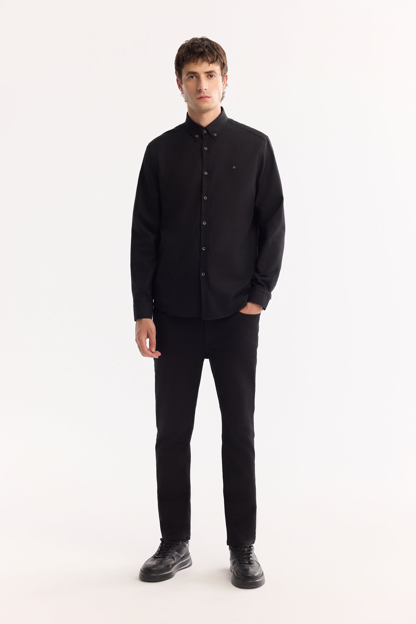 Siyah Düğmeli Yaka Düz Pamuk/ Viskon Kumaş Gömlek