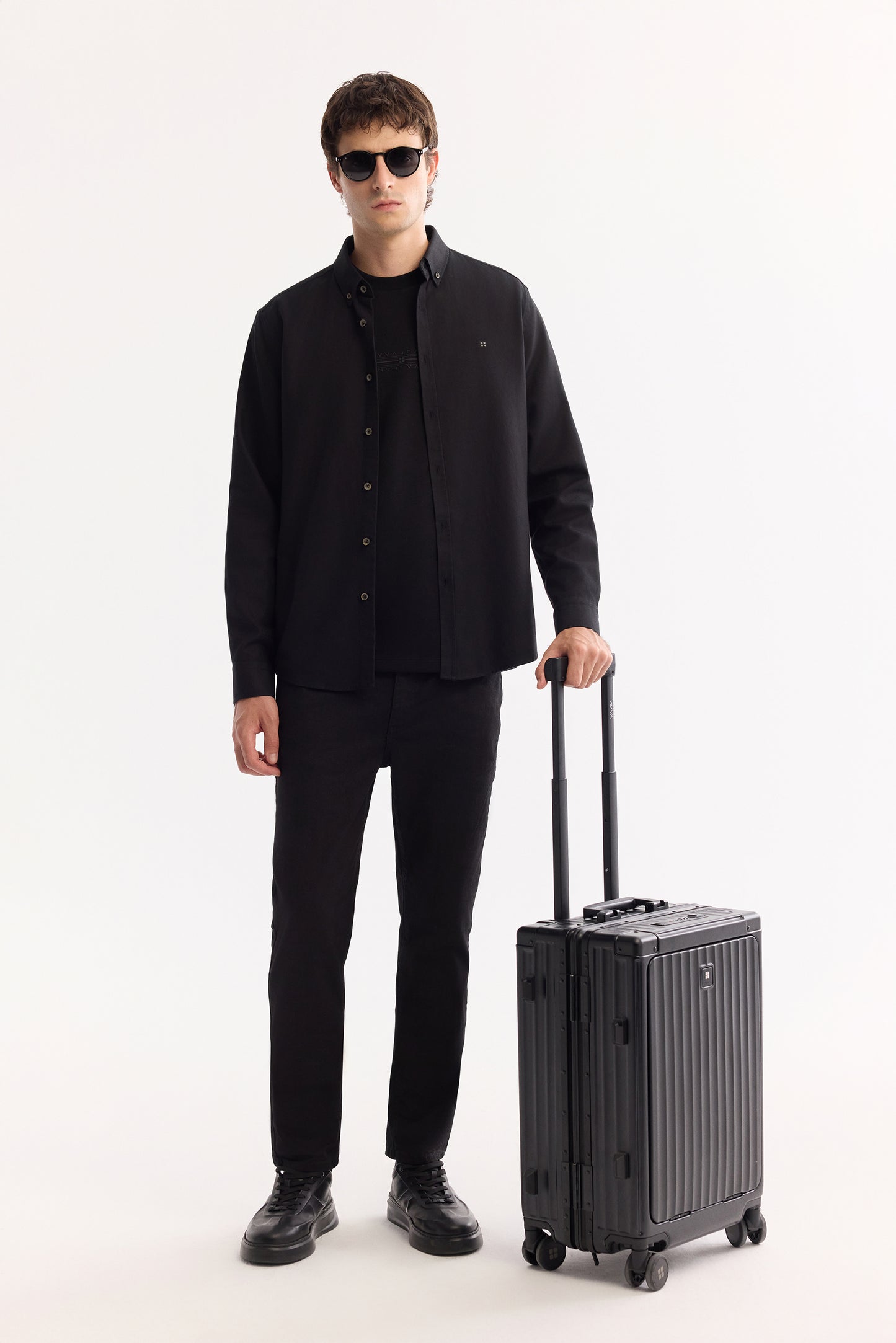 Siyah Düğmeli Yaka Düz Pamuk/ Viskon Kumaş Gömlek