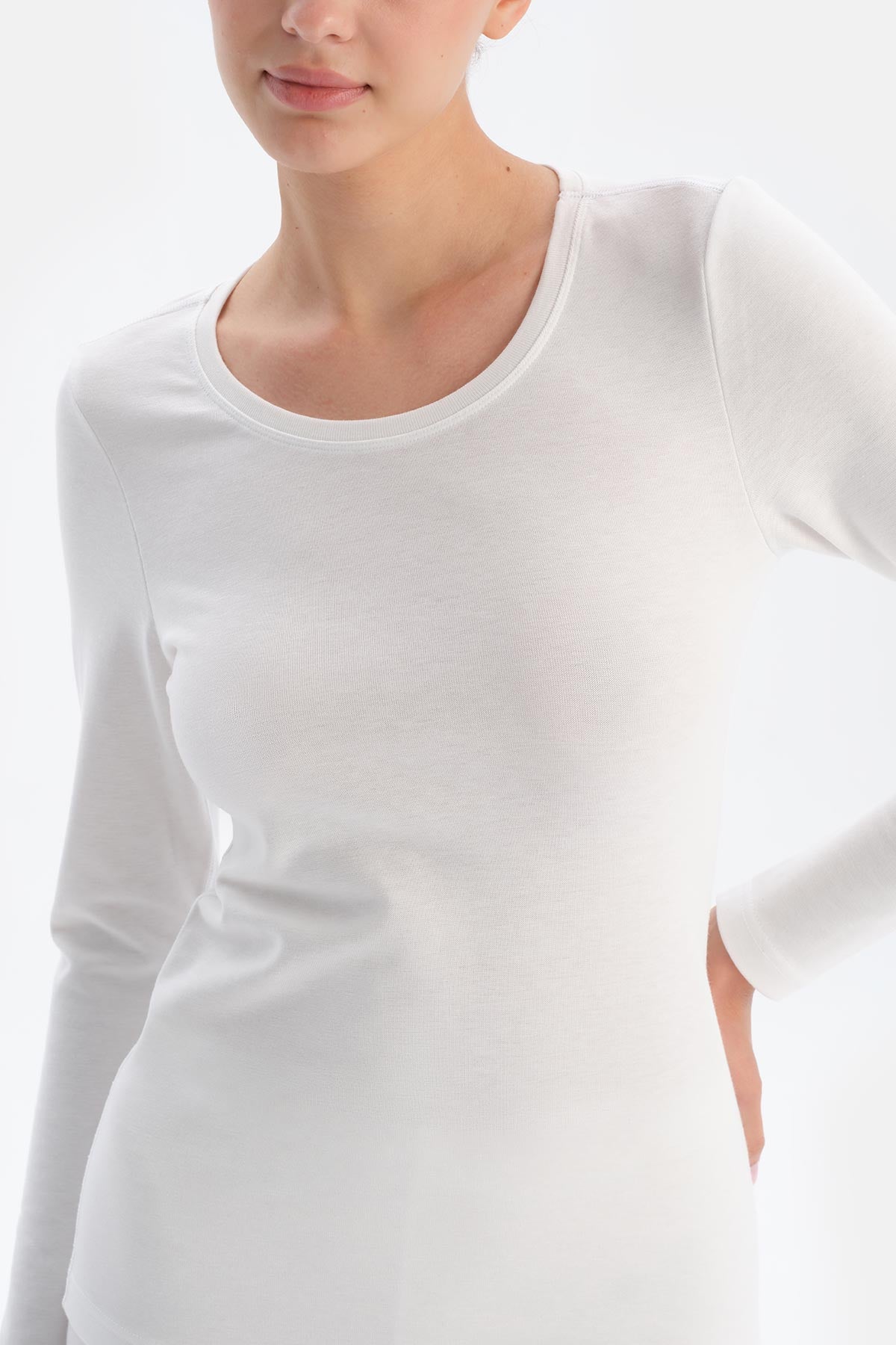 Ekru Kadın Termal Uzun Kollu Üst