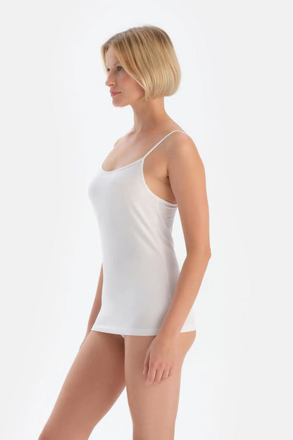 Beyaz 2'li Ince Askılı Penye Kadın Atlet