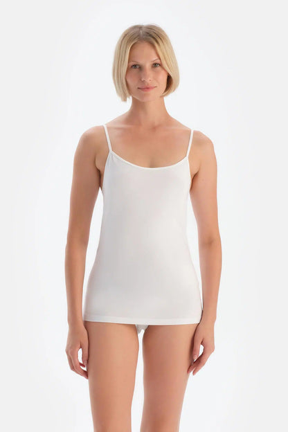 Beyaz 2'li Ince Askılı Penye Kadın Atlet